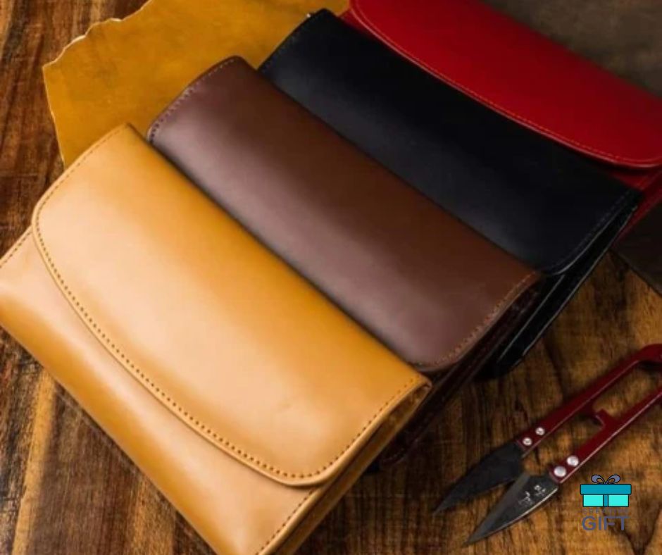 Ladies Leather Wallet Keychain Set