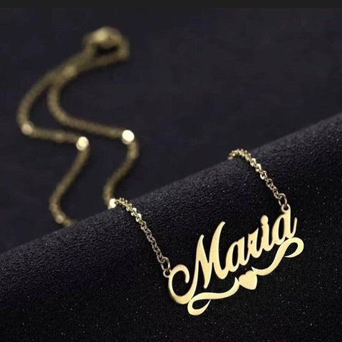 Elegant gold personalized name pendant for gift with the name Maria on a delicate chain